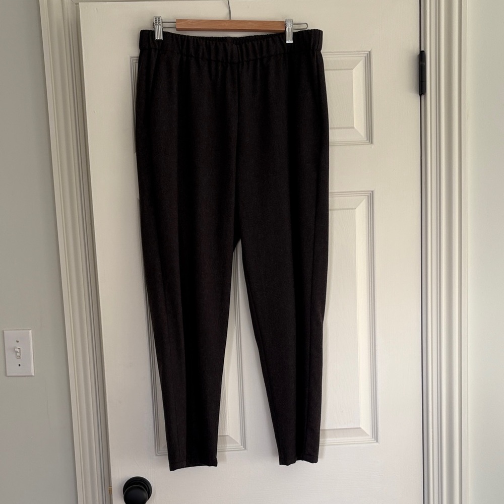 Eileen Fisher Gray  100% Wool Pants/ Size Medium